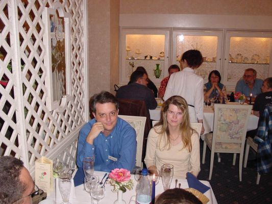 Abendessen III
im Vordergrund Thomas und Ivonne, hinten an der Wand sitzt rechts reini mit Frau, ihm gegenüber ist zisch.
Schlüsselwörter: Weekend Event