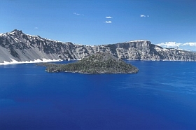 Crater Lake mit Wizard Island
