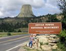 Devil's Tower NM/WY_Park Eingang, rechts KOA Campground