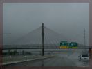Regen, Regen, Fussgängerbrücke über die I-5 bei Eugene_OR