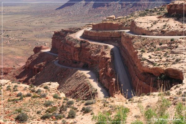 Moki Dugway
