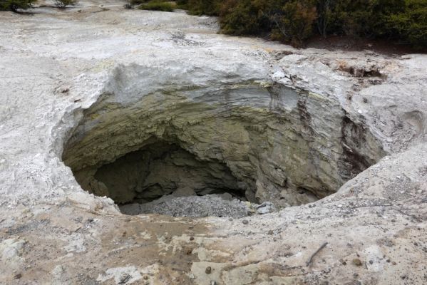 DSC01832 Waiotapu kleiner Krater Devils Home_k
