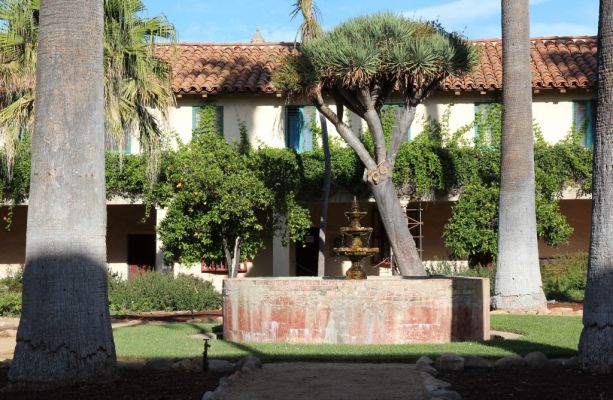 Santa Barbara Mission Brunnen
