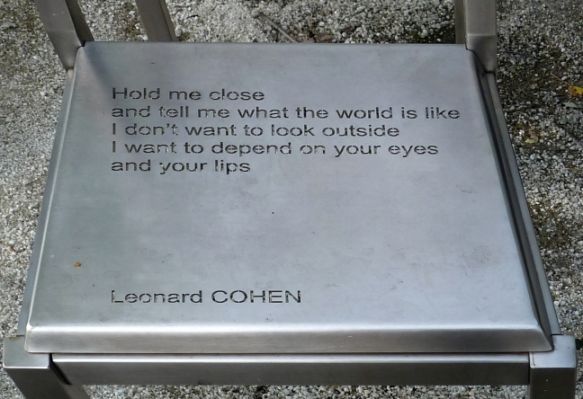 Quebec Chaise Poemes Leonard Cohen
