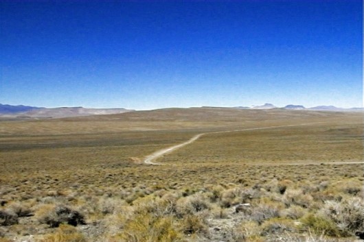 2006-09-24 10 Blick ueber die Wueste vom Lunar Crater.jpg