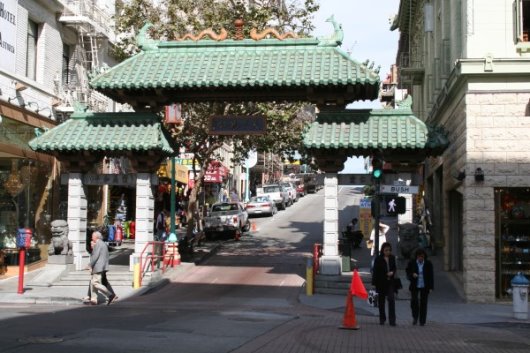 2006-10-03 03 San Francisco - Eingang nach Chinatown.jpg