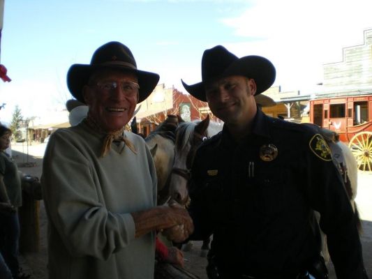 Shakehands & Smalltalk mit dem Sheriff von Tombstone
