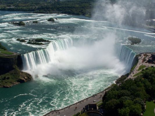 Niagara Falls
Blick vom Skylon Tower auf die Canadian Falls
Schlüsselwörter: Wasserfall, Kanada