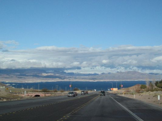 Feuer und Eis - Las Vegas und Nationalparks im Januar 2008
Weg zum Hoover Dam
