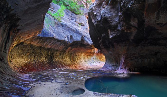 The Subway
Röhrenartiger Felsdurchbruch der Left Fork of the Northcreek, einem Nebenfluß des Virgin River im Backcountry des Zion NP
Schlüsselwörter: Zion,Subway