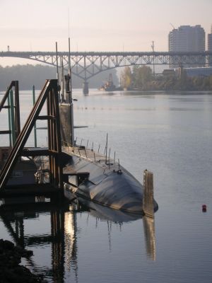 USS Blueback
Die USS Blueback war das letzte konventionell angetriebene U-Boot der US Navy und gehoert jetzt dem Oregon Museum for Science and Industry, wo es besichtigt werden kann.
Schlüsselwörter: Portland, Oregon, Willamette, OMSI, USS Blueback, Ross Island Bridge