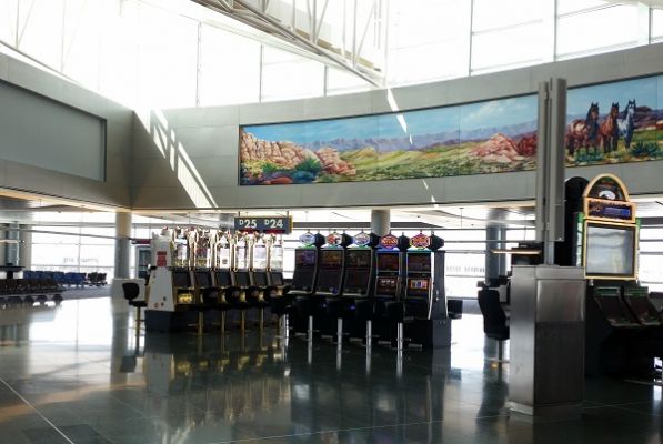 Slots_Airport.jpg