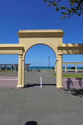 DSC02137 Napier Harold Lathan Arch_k
