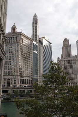 DSC08112 Chicago Skyline mit Mather Tower_k
